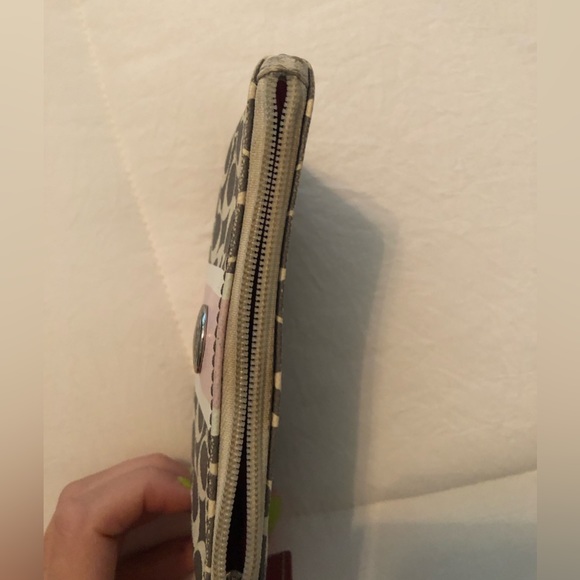 Coach Wristlet - Picture 10 of 10